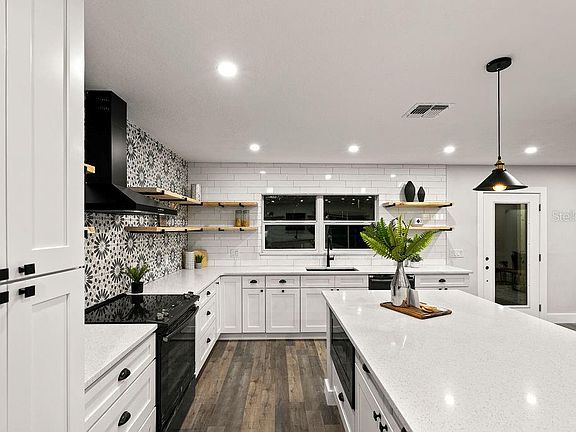 4th image of 1004 Catalpa Ln