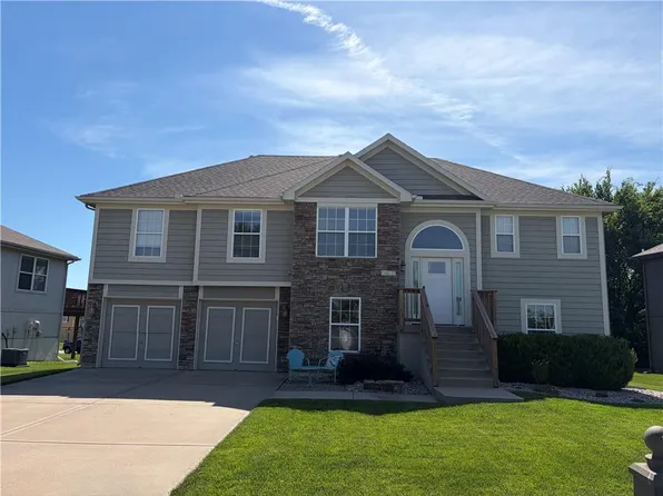8427 N Kensington Ave, Kansas City, MO 64156