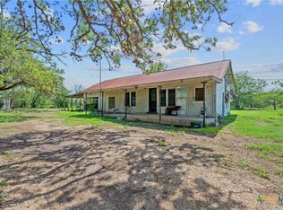 1194 Track Rd, Red Rock, TX 78662