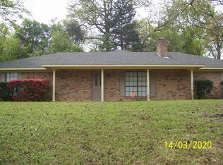 906 E Brazos St, Palestine, TX 75801