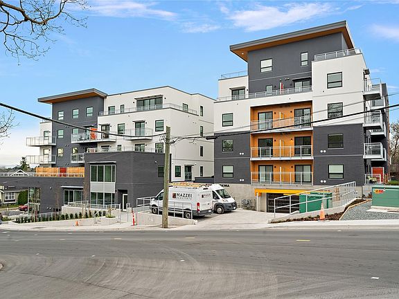 3rd image of 1102 Esquimalt Rd #308