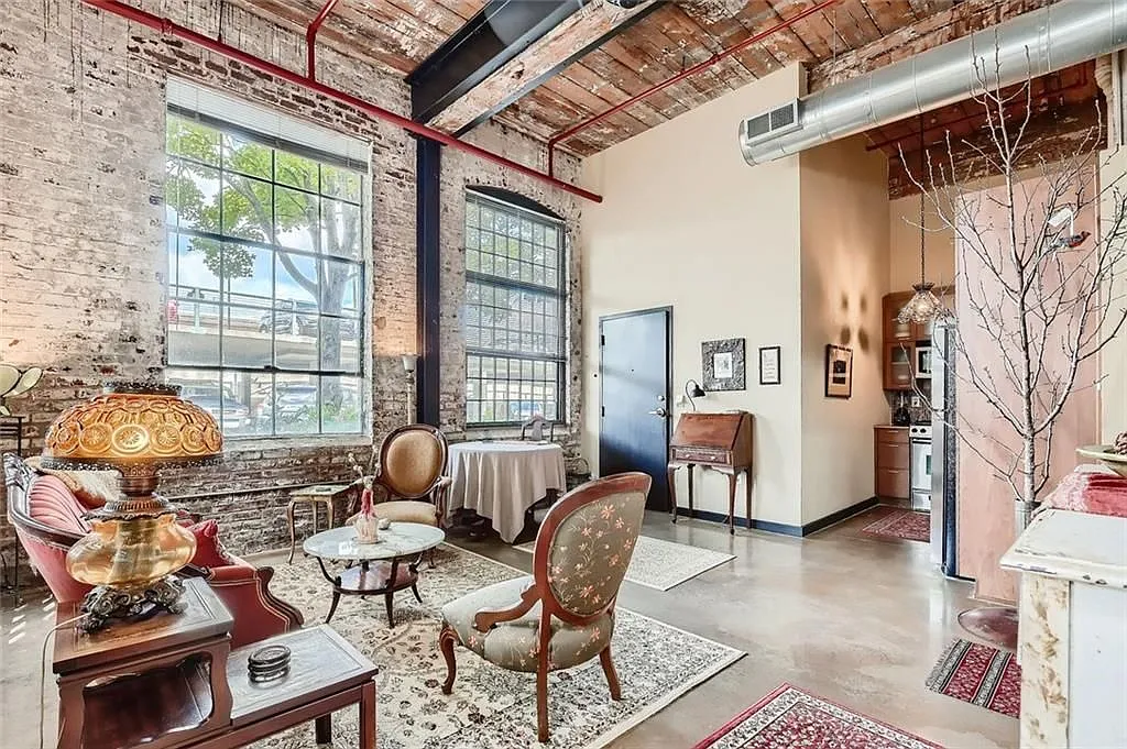 1 bed, 1.0 bath, 737 sqft, $2,100 — Photo 2