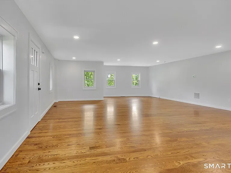 183 Bailey St — Photo 14