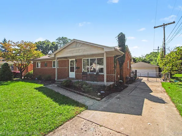 32731 Meadowbrook St, Livonia, MI 48154