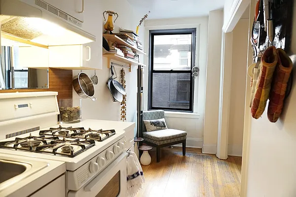 Rented by Renetta Real Estate | media 36