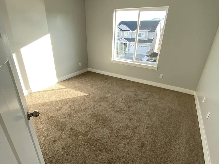 1758 W Stone Gate Dr — Photo 12