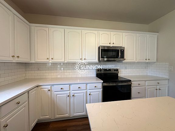 3rd image of 3343 Crutchfield Pl