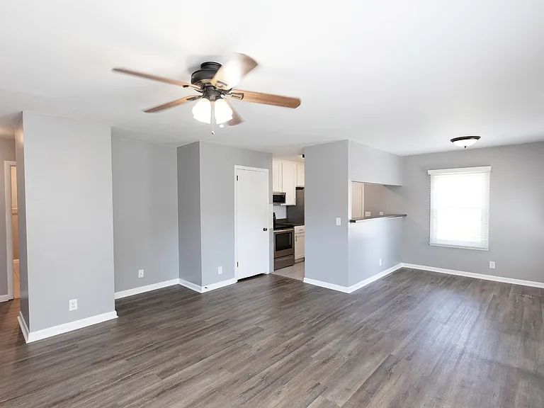857 Heritage Cir — Photo 4
