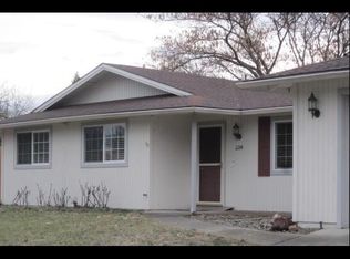 2284 Temple Dr, Medford, OR 97504