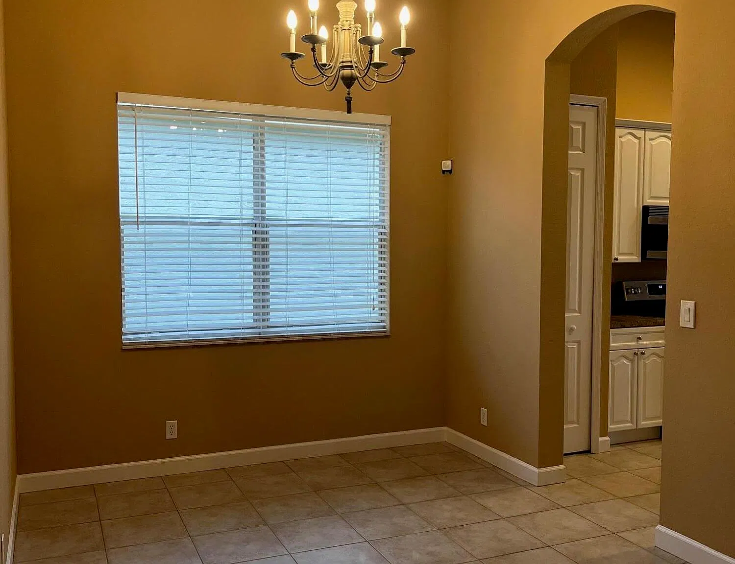 4 bed, 2.0 bath, 2054 sqft, $2,750 — Photo 3