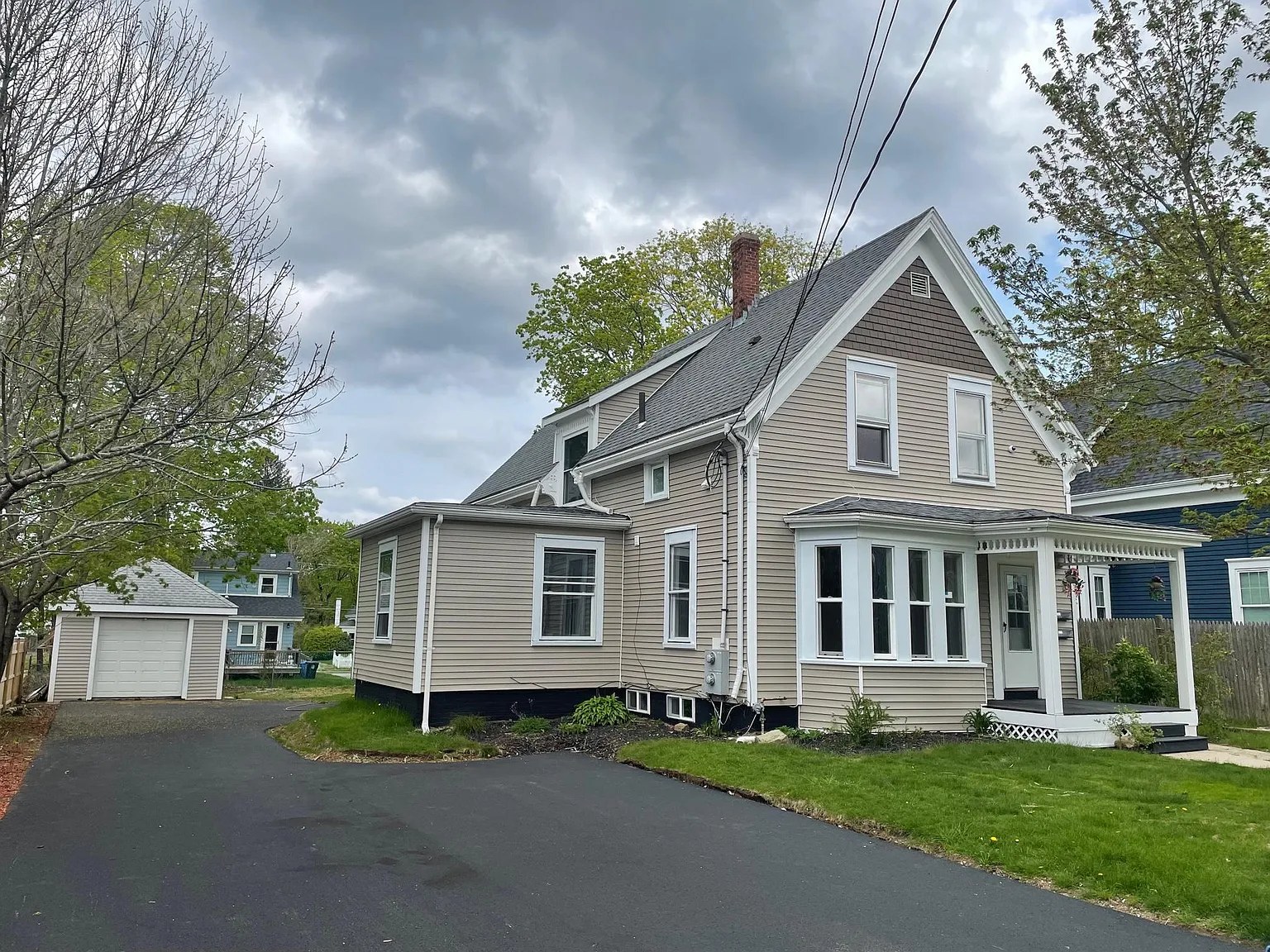 2 bed, 750 sqft, $2,200 — Photo 1
