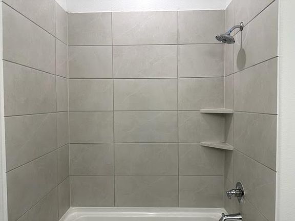 5th image of 8941 Phoebe Rd #1