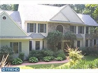 211 Kathleen Way photo 1