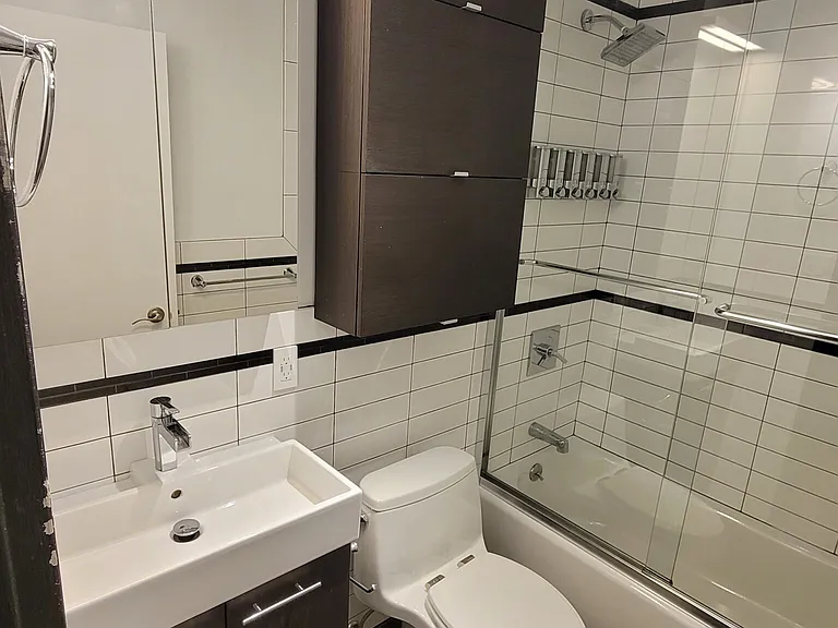 33 Pond Ave #924 — Photo 1
