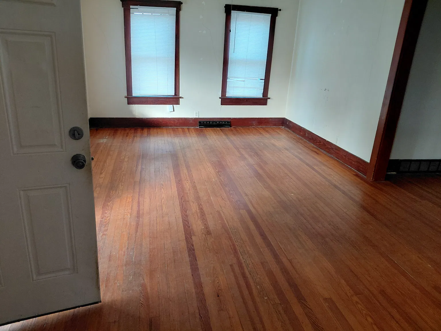 2 bed, 858 sqft, $800 — Photo 2