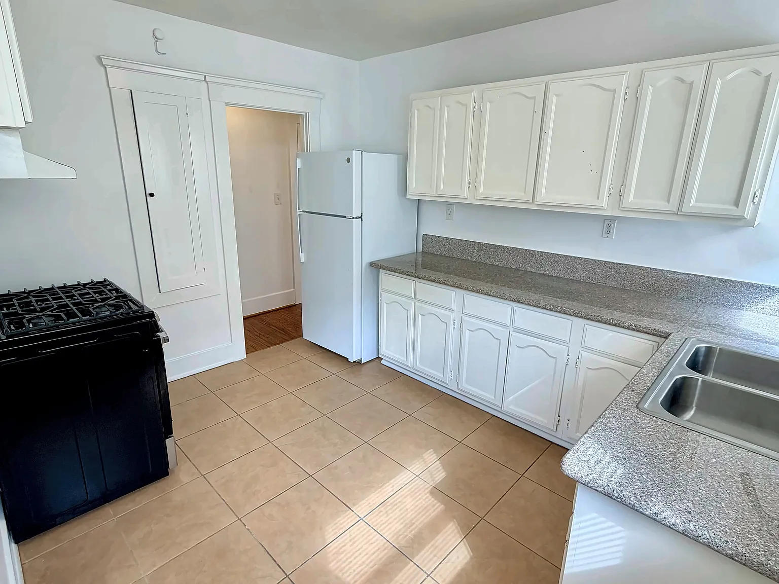 1 bed, 925 sqft, $2,250 — Photo 4