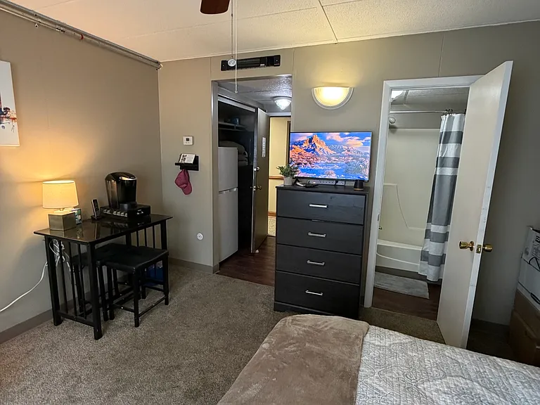 Corporate Manor Apartments — Photo 9