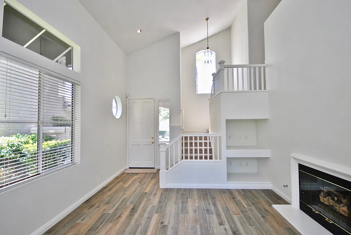 3 bed, 2.5 bath, 1476 sqft, $4,300 — Photo 3