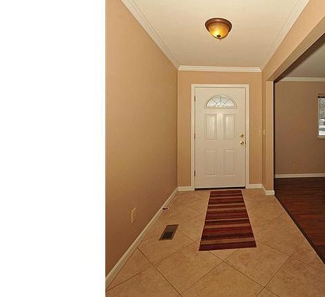 3rd image of 640 Liberty Ln