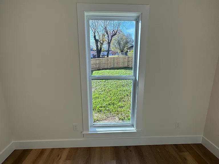 2204 Chester St — Photo 24