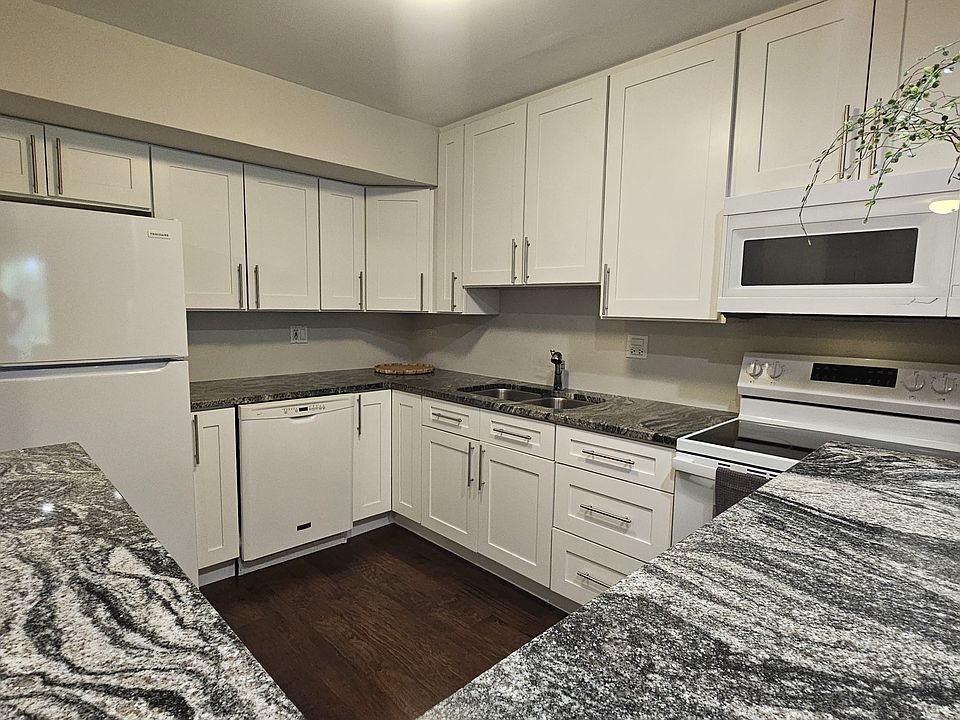 1st image of 831 S Dwyer Ave