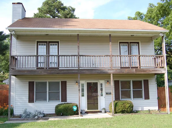 128 Glen Echo Dr, Norfolk, VA 23505