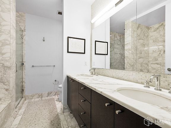5th image of 4630 Center Blvd APT 701
