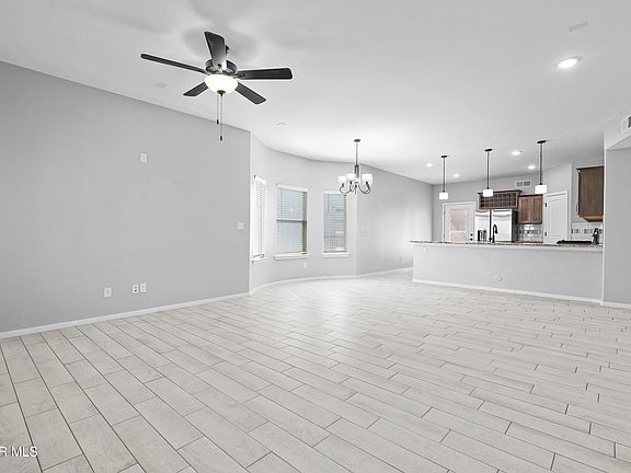 5th image of 932 Texas Madrone Dr