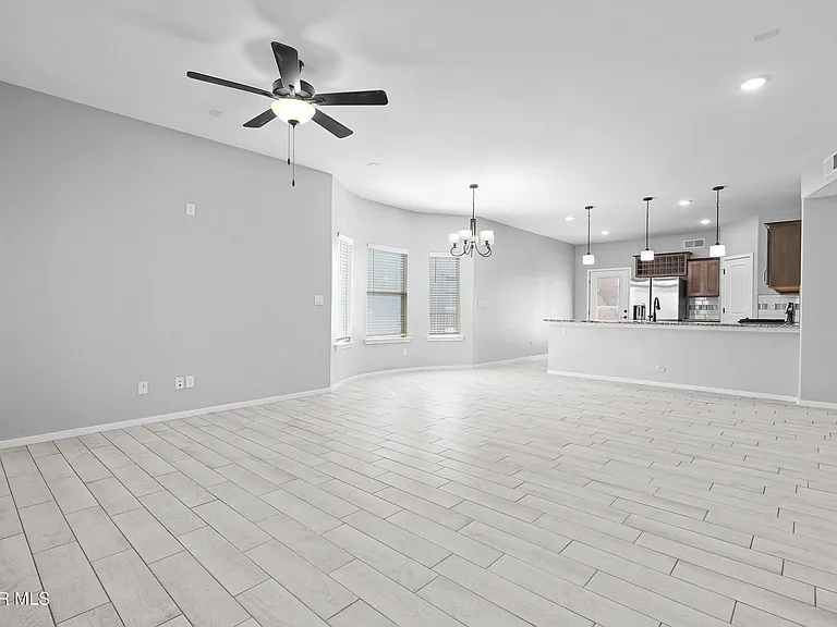 932 Texas Madrone Dr — Photo 5