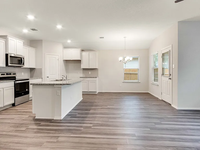 117 Nathaniel Dr — Photo 6
