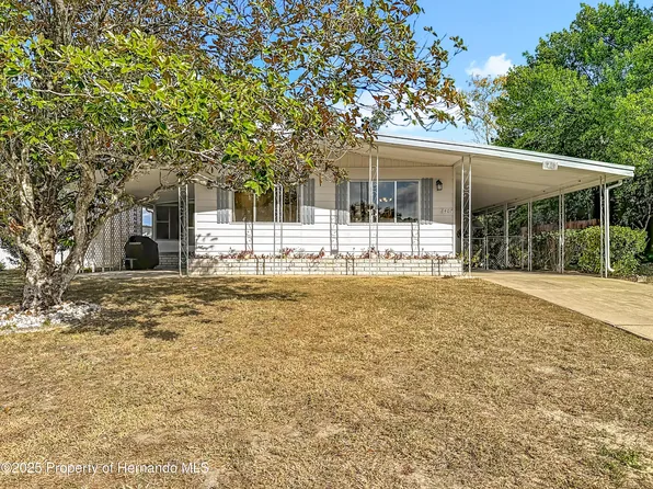 8407 Highpoint Blvd, Brooksville, FL 34613