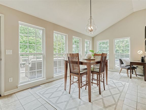 4th image of 5967 Woodside Cir