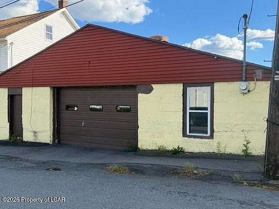 4th image of 525 Washington St
