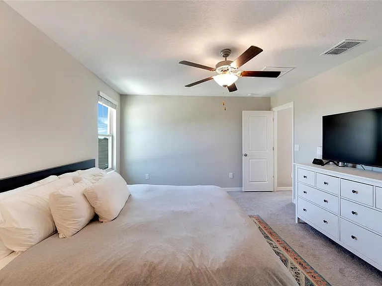 403 Royal Empress Dr — Photo 35