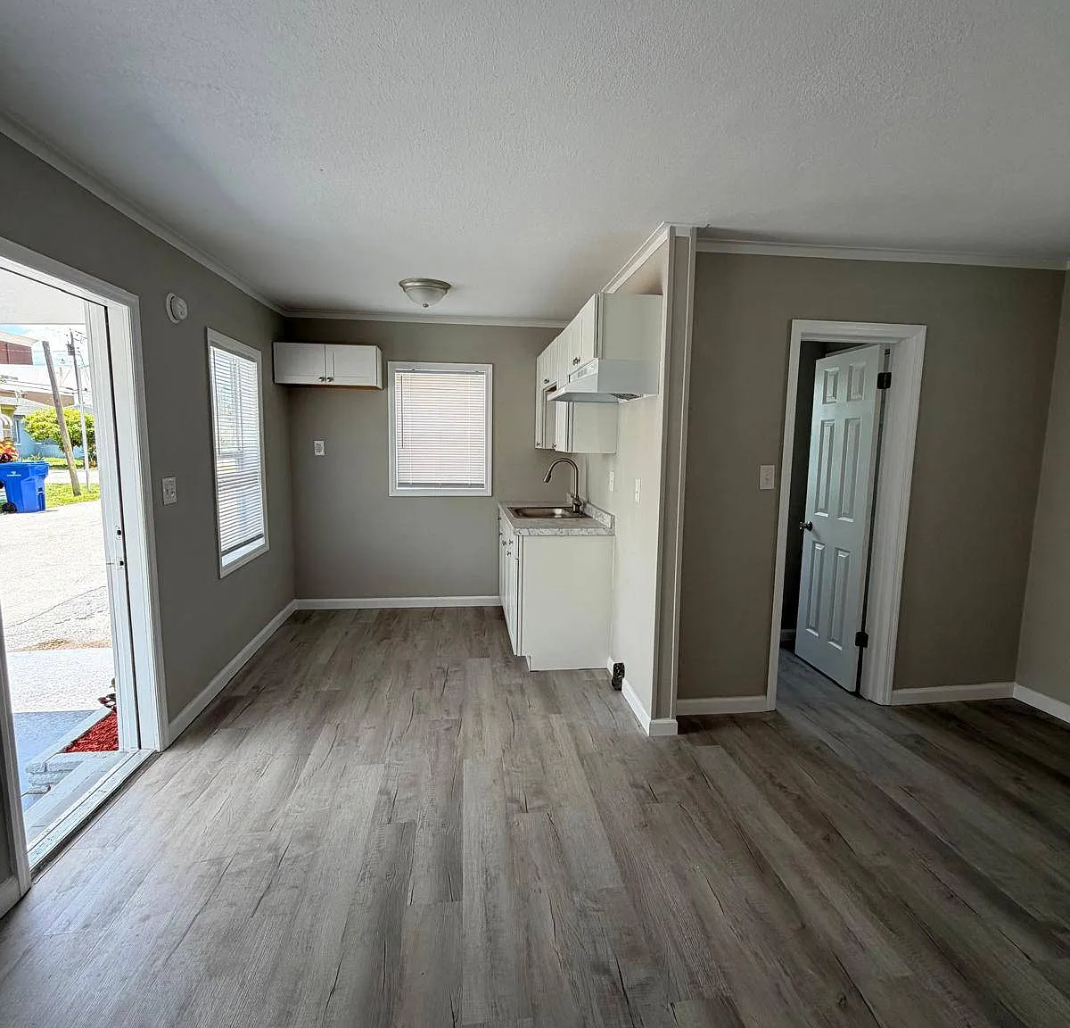 1 bed, 1.0 bath, $1,300 — Photo 1