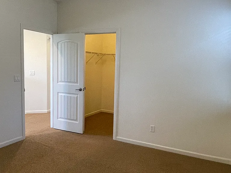 3145 Ardley Dr — Photo 32
