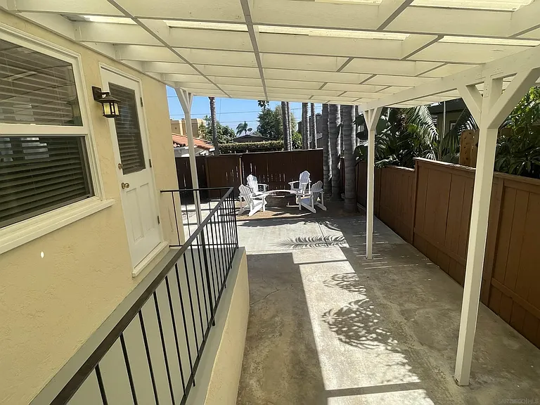 2119 Missouri St — Photo 26