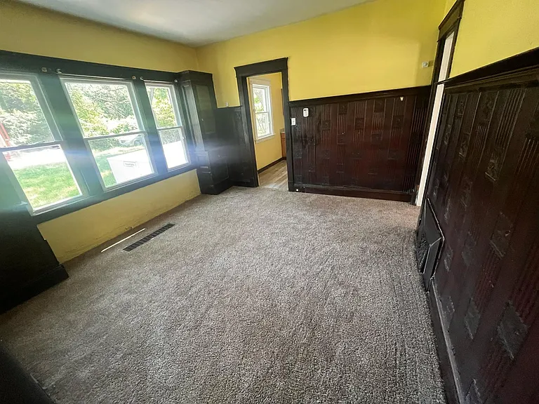 10922 Tacoma Ave #2 — Photo 6