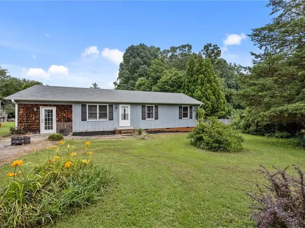 255 Avalon Dr, Lexington, NC 27295