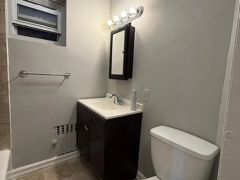 95 W 52nd St #2 — Photo 2