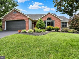12 Archer Ln, Reading, PA 19607