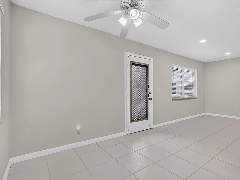 40 Burgundy Dr #A — Photo 10