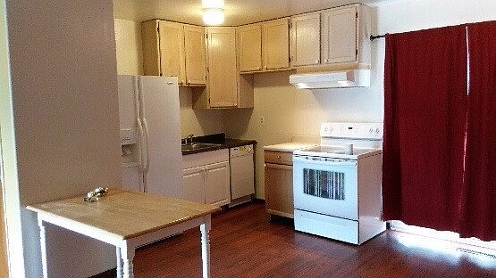 2nd image of 3618 Darkwood Pl