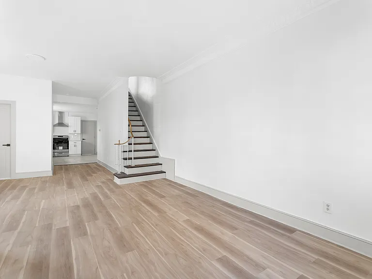 163 Summit Ave — Photo 14