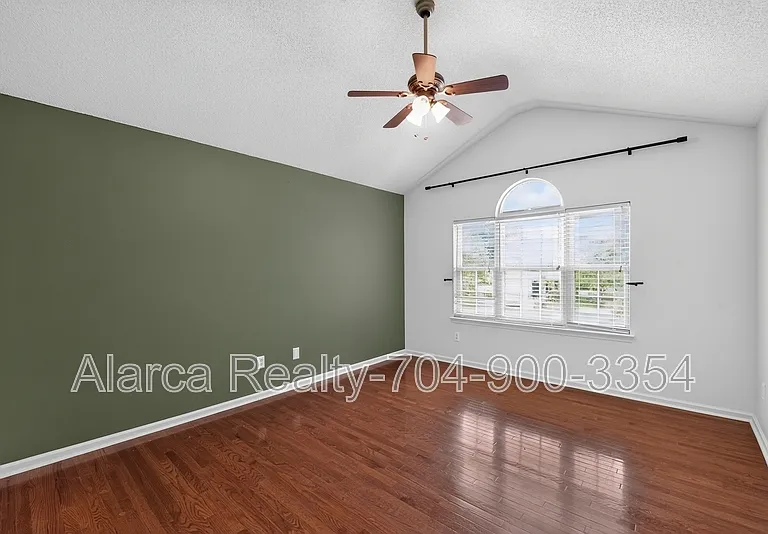 290 Sweet Martha Dr — Photo 9