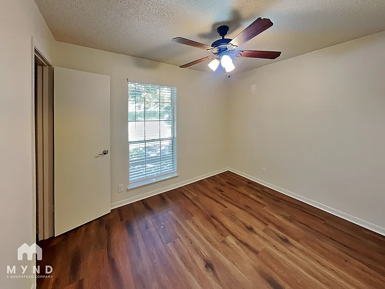 5204 Regency Cv — Photo 13