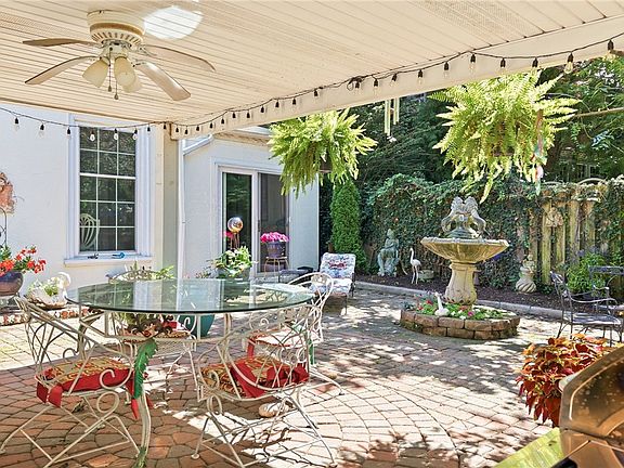 5th image of 4812 Oak Knoll Dr