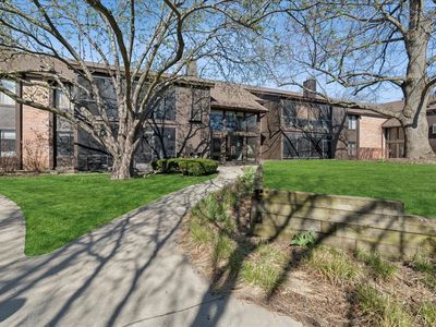 720 Saint Andrews Ln APT 24, Crystal Lake, IL, 60014
