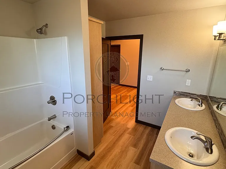 407 E Main St #A — Photo 11