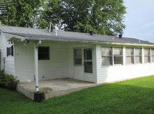 2566 Three Island Rd, Walling, TN 38587